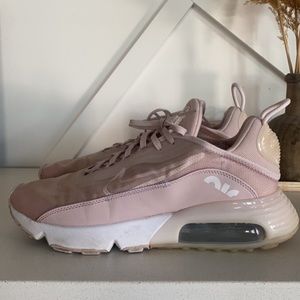 Size 10 air max 2090 Nikes